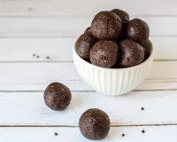 500x400_Energy-bites-de-almendra-nuez-y-chispas-de-chocolate